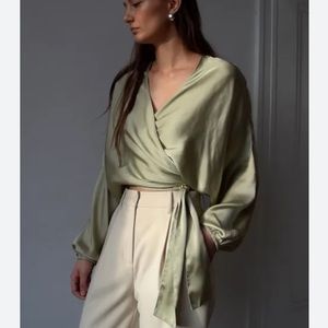 Oak + Fort silk wrap blouse in light green 🍐